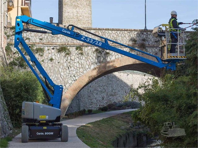 electric and bi-energy lifts