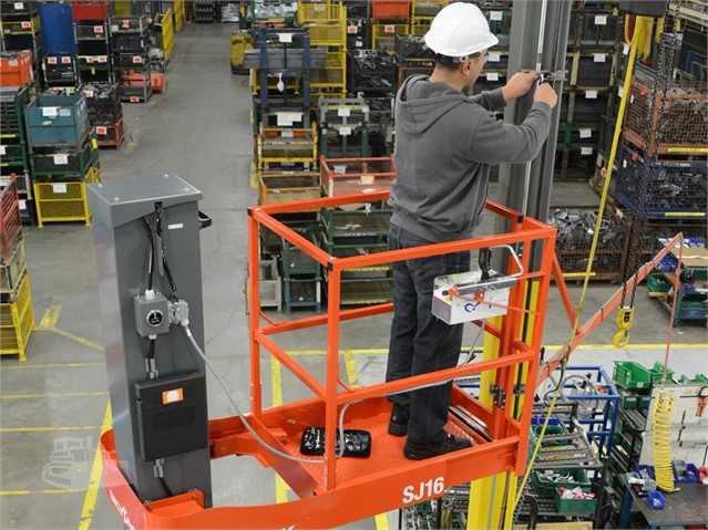 Vertical Mast Lifts